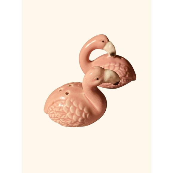 Vintage Pink Flamingo Ceramic Salt & Pepper Shakers Glazed 3x3x2.5 Inch - Picture 6 of 6
